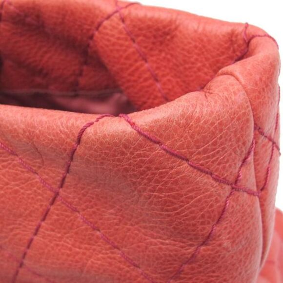 Chanel On The Road Tote Red - Picture 5 of 8